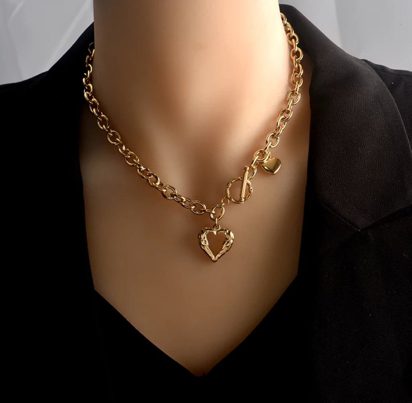 Collar de acero inoxidable con forma de corazón para mujer, cadena  geométrica con textura de Metal, color dorado